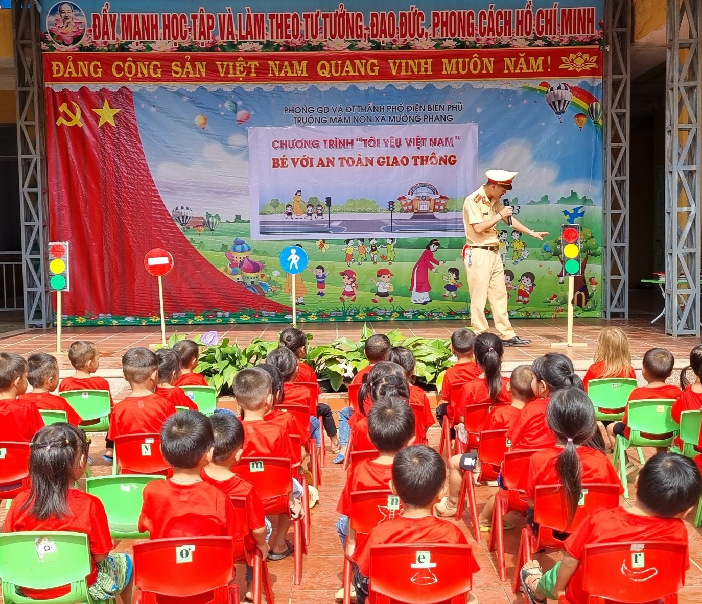 CÔNG TÁC TUYÊN TRUYỀN GIÁO DỤC ATGT CHO TRẺ TRONG TRƯỜNG MN XÃ MƯỜNG PHĂNG